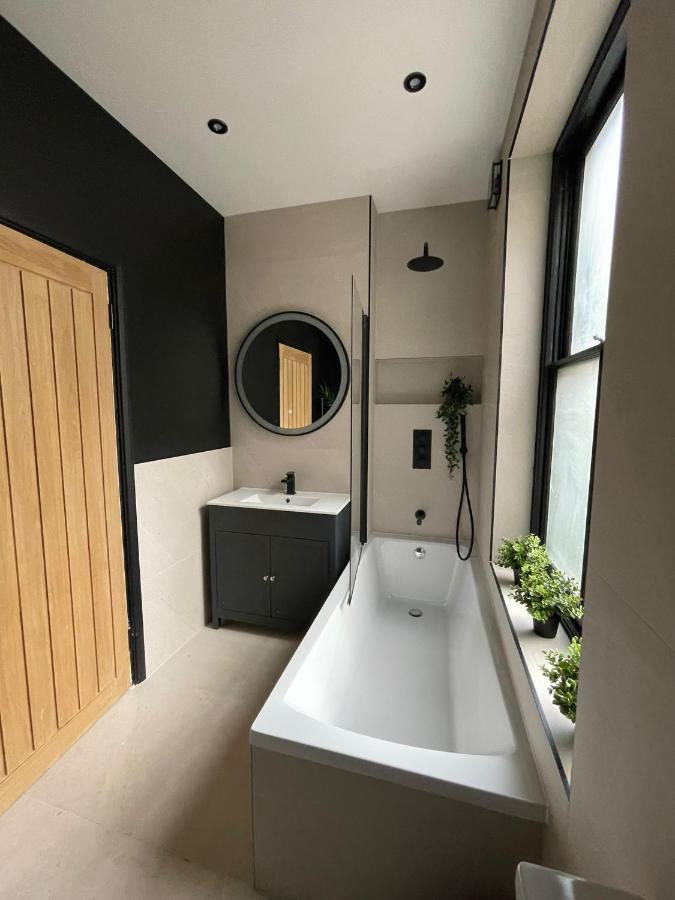 Luxury 2 Bed 1 Bath In Central London By Graceful Apartments المظهر الخارجي الصورة